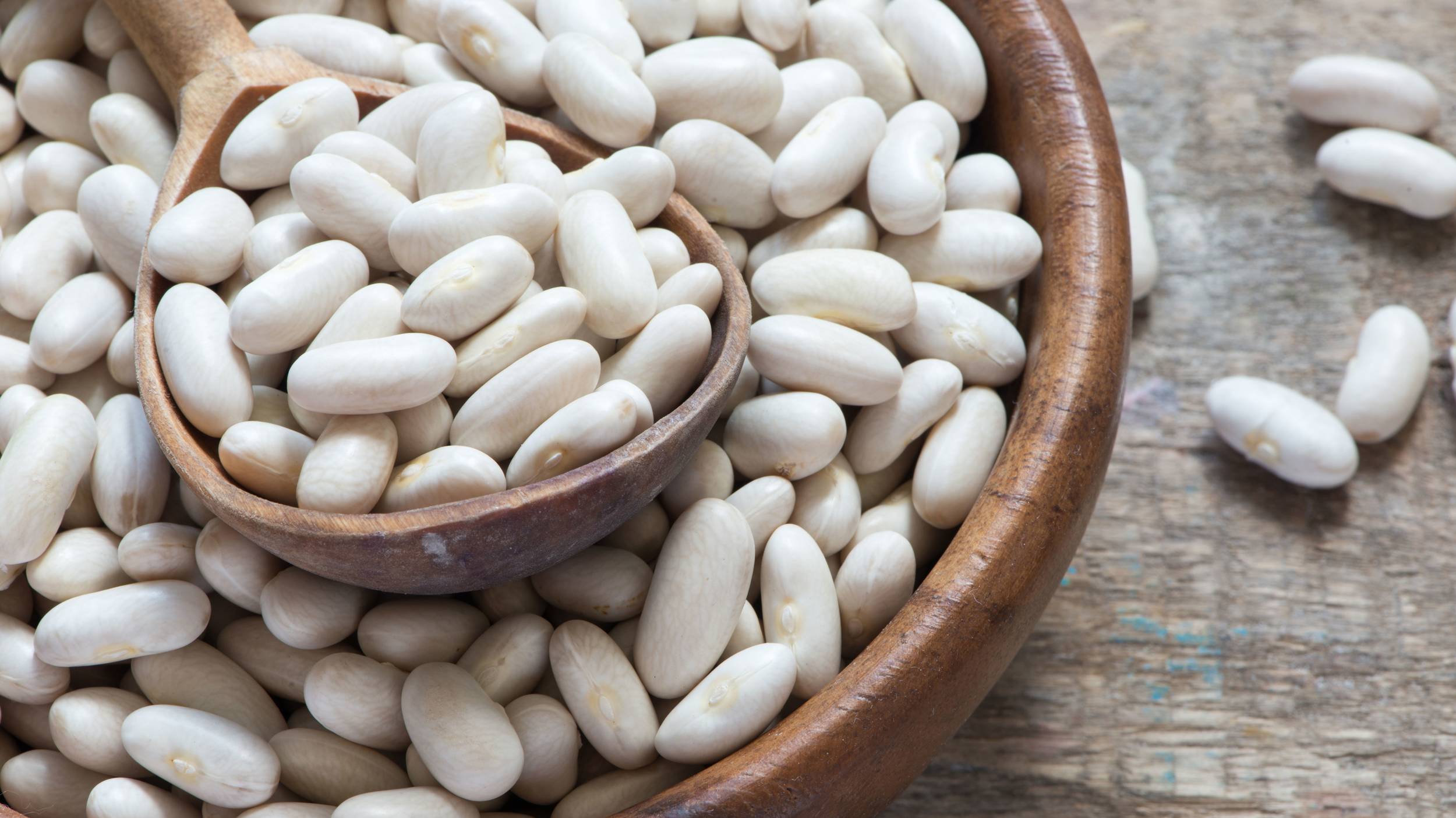 Versatile cannellini beans Known for their soft texture and ability to carry flavor, cannellini beans are a great addition to stews, chillis, soups, casseroles and curry dishes.