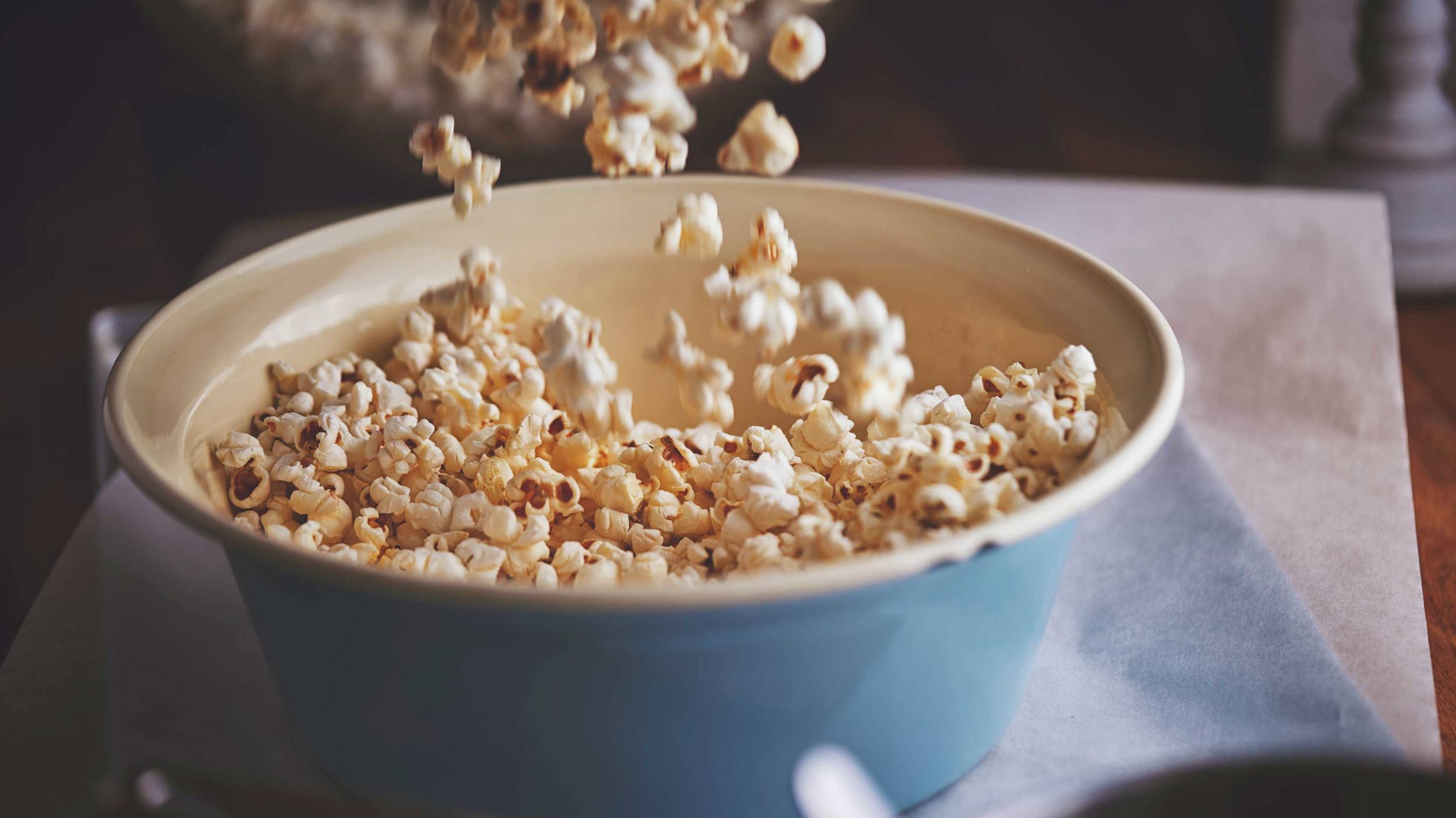 Palomitas de maíz infladas Las palomitas de maíz son uno de los aperitivos más populares y se disfrutan en todo el mundo desde hace miles de años.